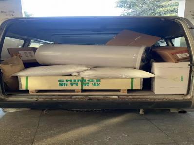 贏信水處理設(shè)備廠家裝車發(fā)往浙江